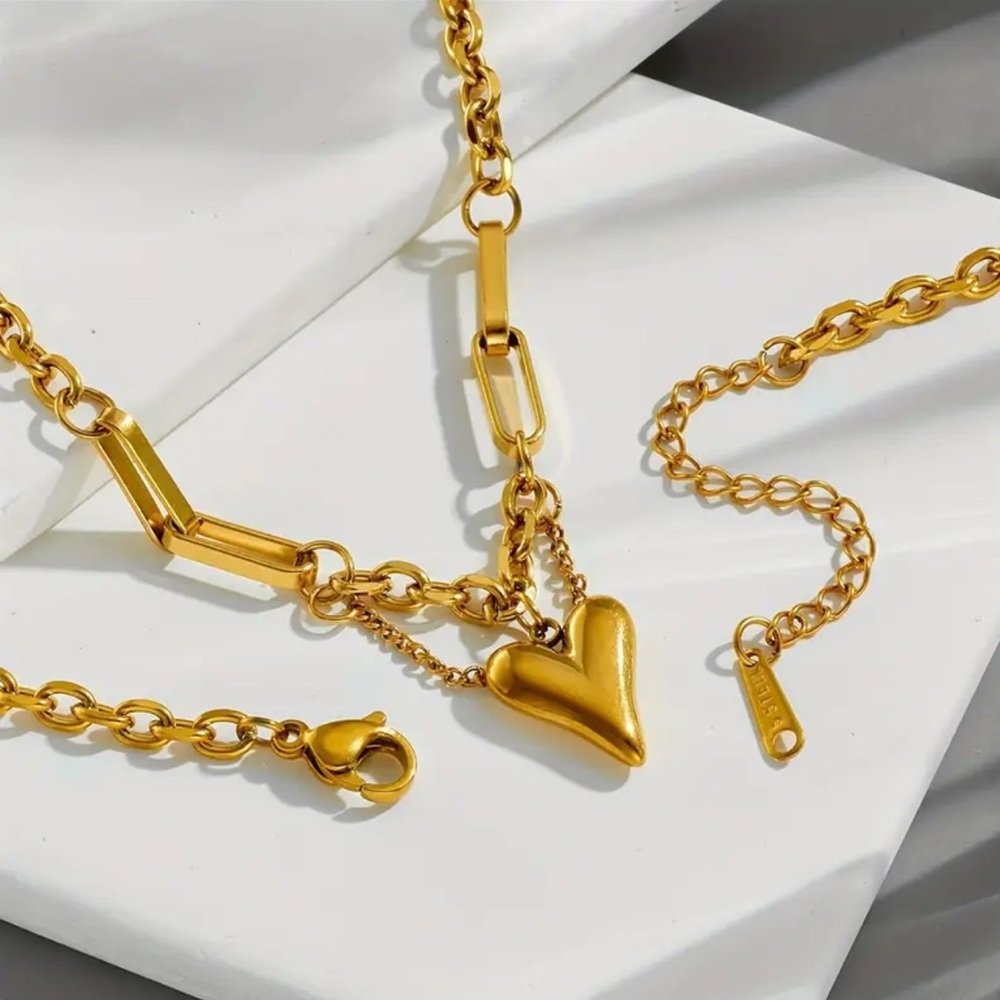 Elegant 18k Gold Plated stainless steel Heart Necklace - Picture 2 of 5